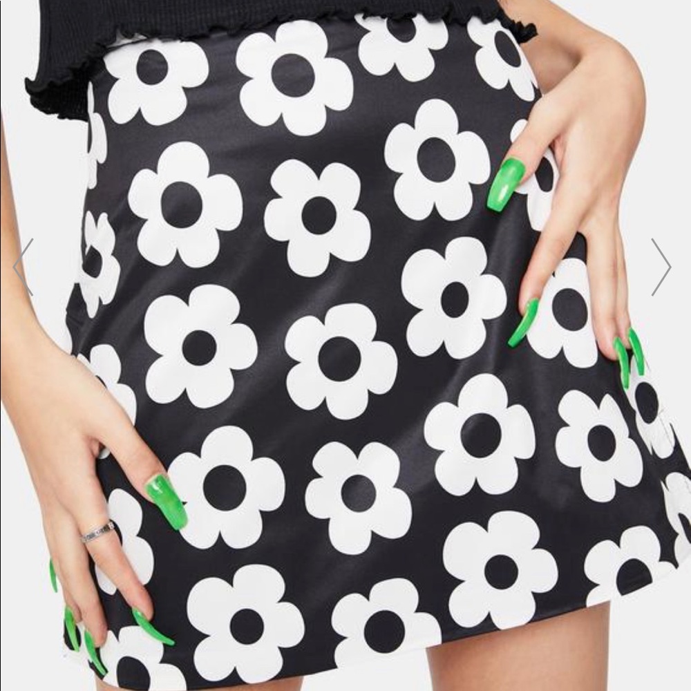 Flower Mini Skirt - Picture 4 of 6